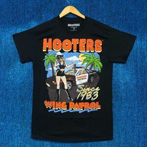 Hooters Wing Patrol Restaurant T-Shirt Size Medium